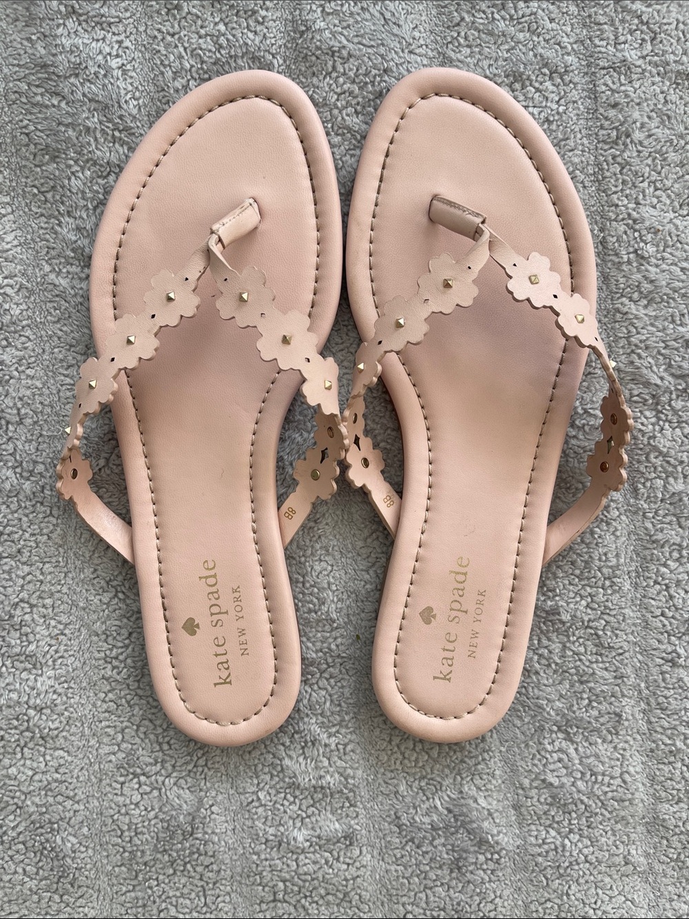 kate spade Blush Floral Cutout Leather Thong Sandals Size 8